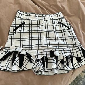 Women’s golf/tennis skirt